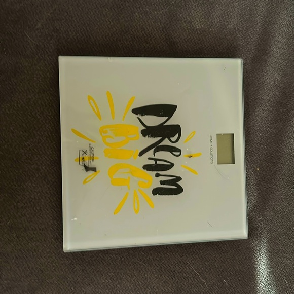 I am selling this scale gray, and it works it can hold anybody - Picture 1 of 1